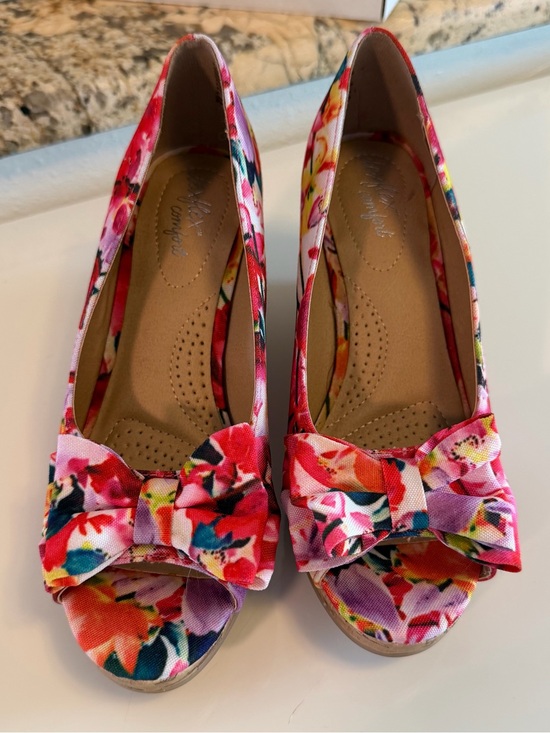 dexflex comfort Shoes - Dexflex comfort Floral Bow Peep-Toe Wedge Heels - Pink Multi